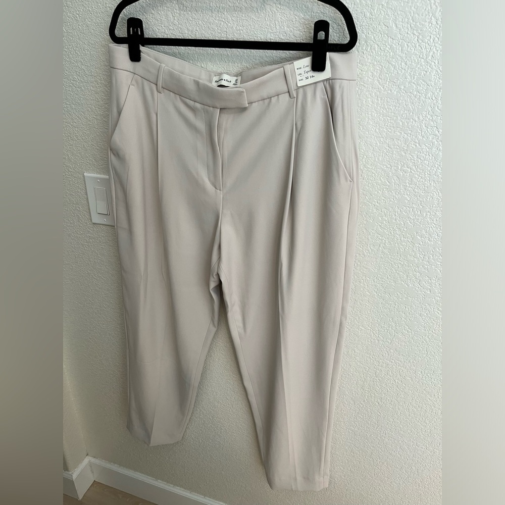NWT- Abercrombie and Fitch Women’s Cream Trousers